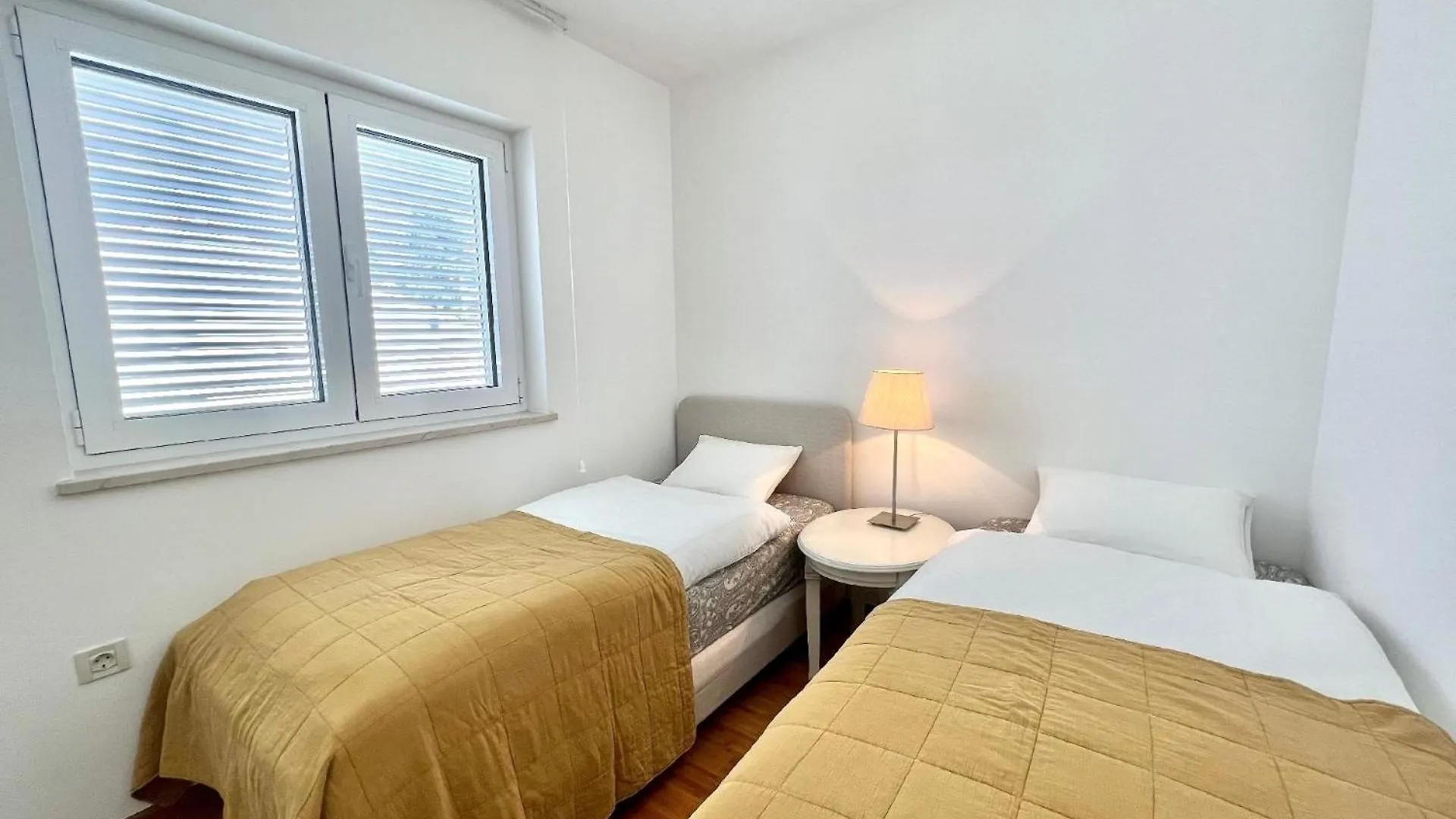 Apartment Tolle Wohnung In Crikvenica Mit Moebliertem Balkon Und Meerblick Dramalj Croatia